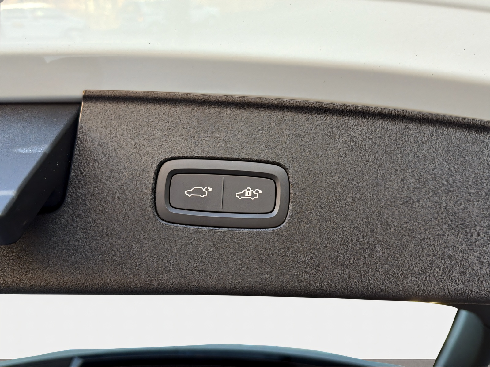VOLVO EX90 Twin Ultra AWD-image-22
