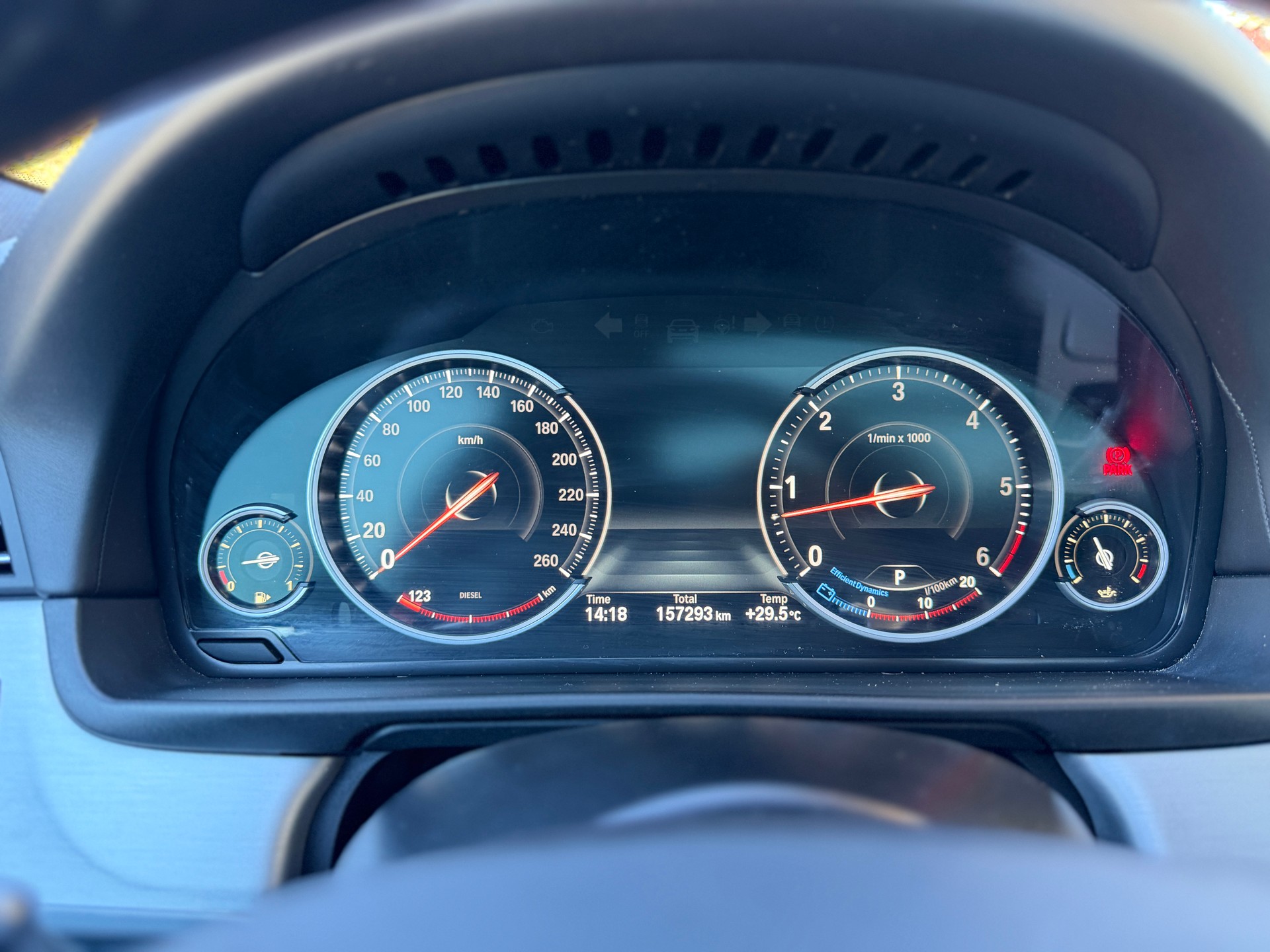 BMW M550d xDrive Touring Steptronic-image-12
