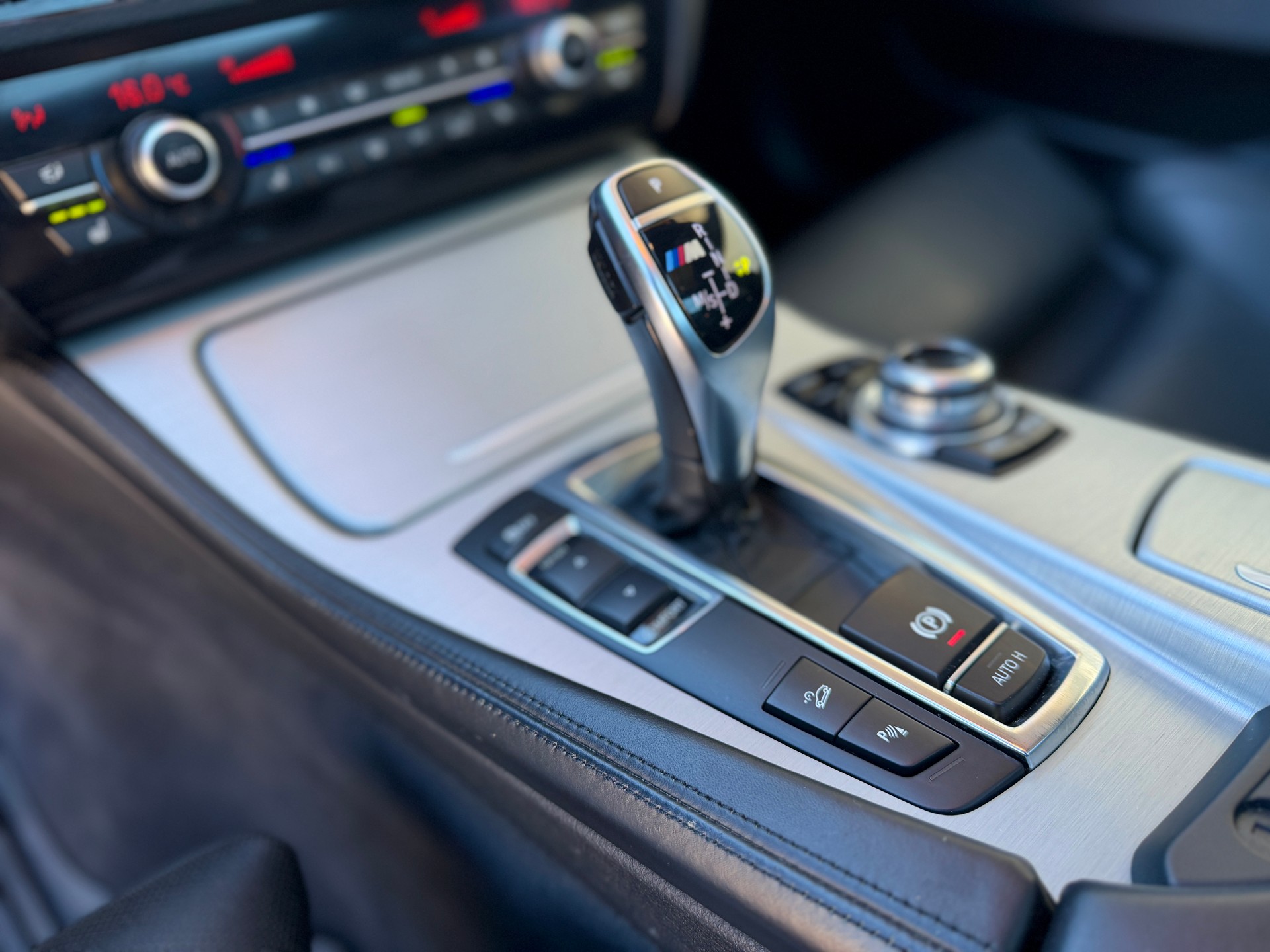 BMW M550d xDrive Touring Steptronic-image-11
