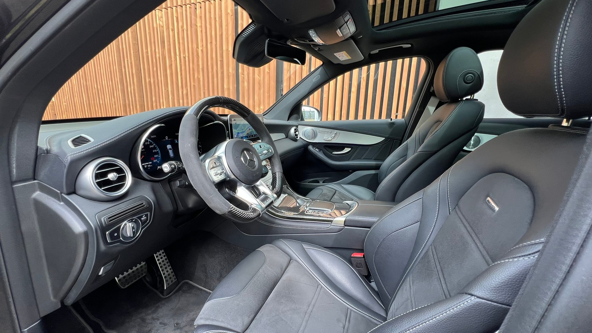 MERCEDES-BENZ GLC 63 S AMG BLACK 4MATIC+ 9G-TRONIC l 510 PS-image-22
