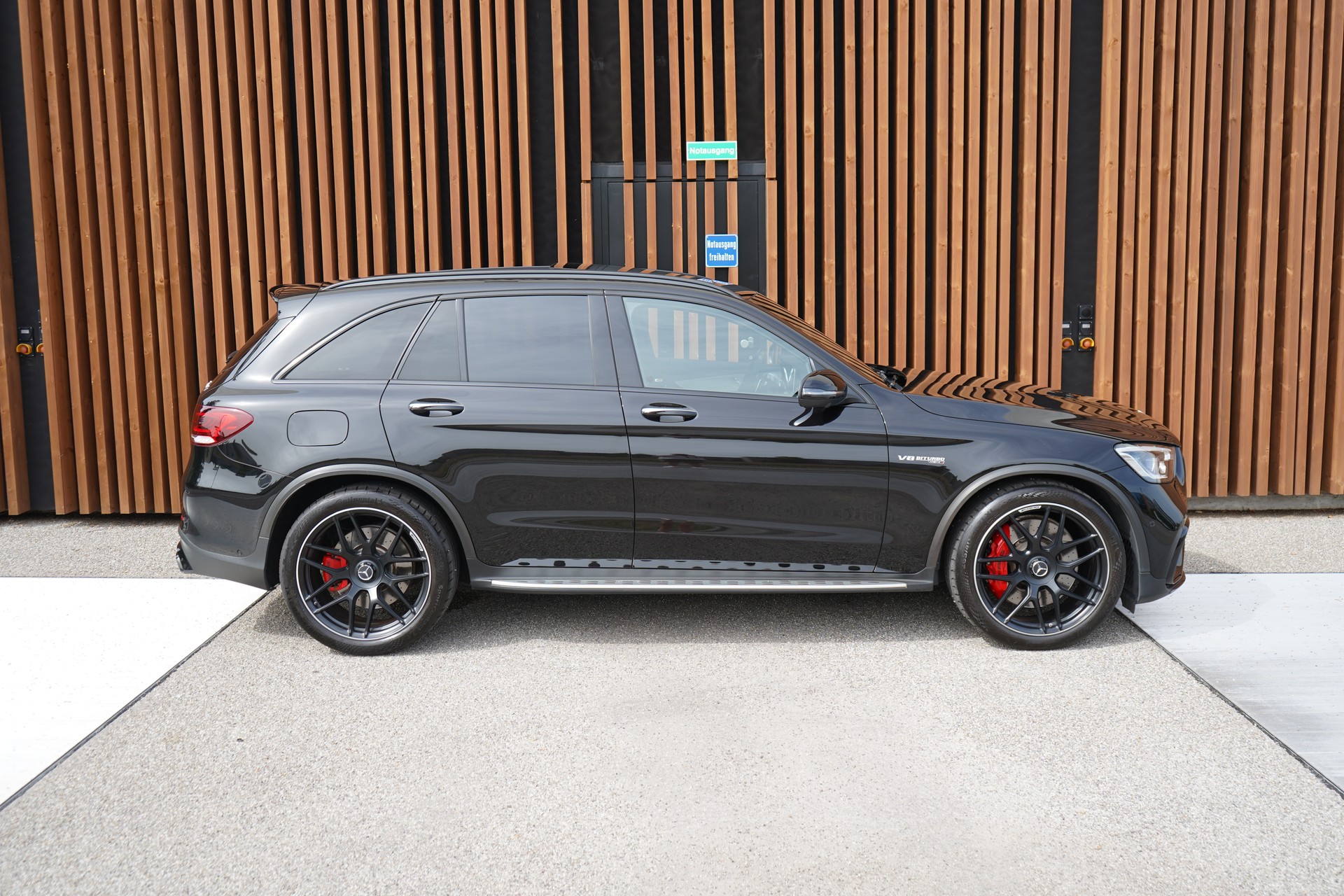 MERCEDES-BENZ GLC 63 S AMG BLACK 4MATIC+ 9G-TRONIC l 510 PS-image-2