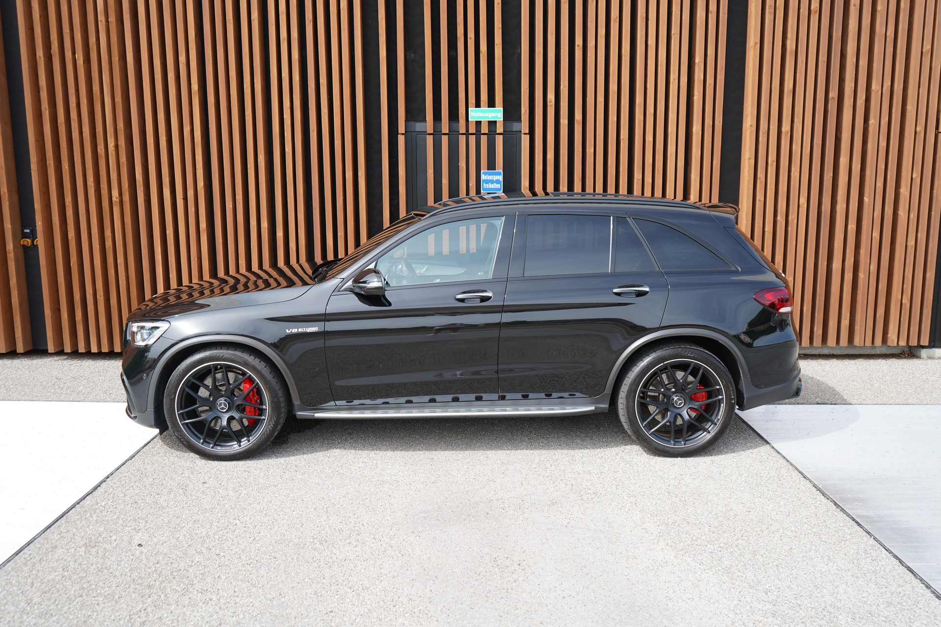 MERCEDES-BENZ GLC 63 S AMG BLACK 4MATIC+ 9G-TRONIC l 510 PS-image-3