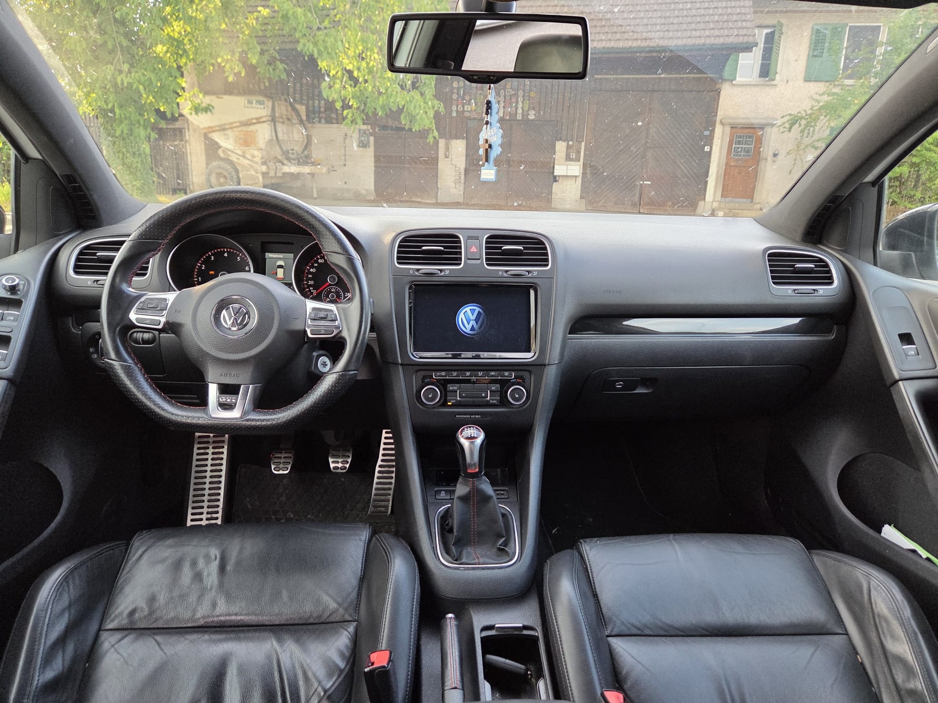 VW Golf 2.0 TSI GTI Edition-image-8
