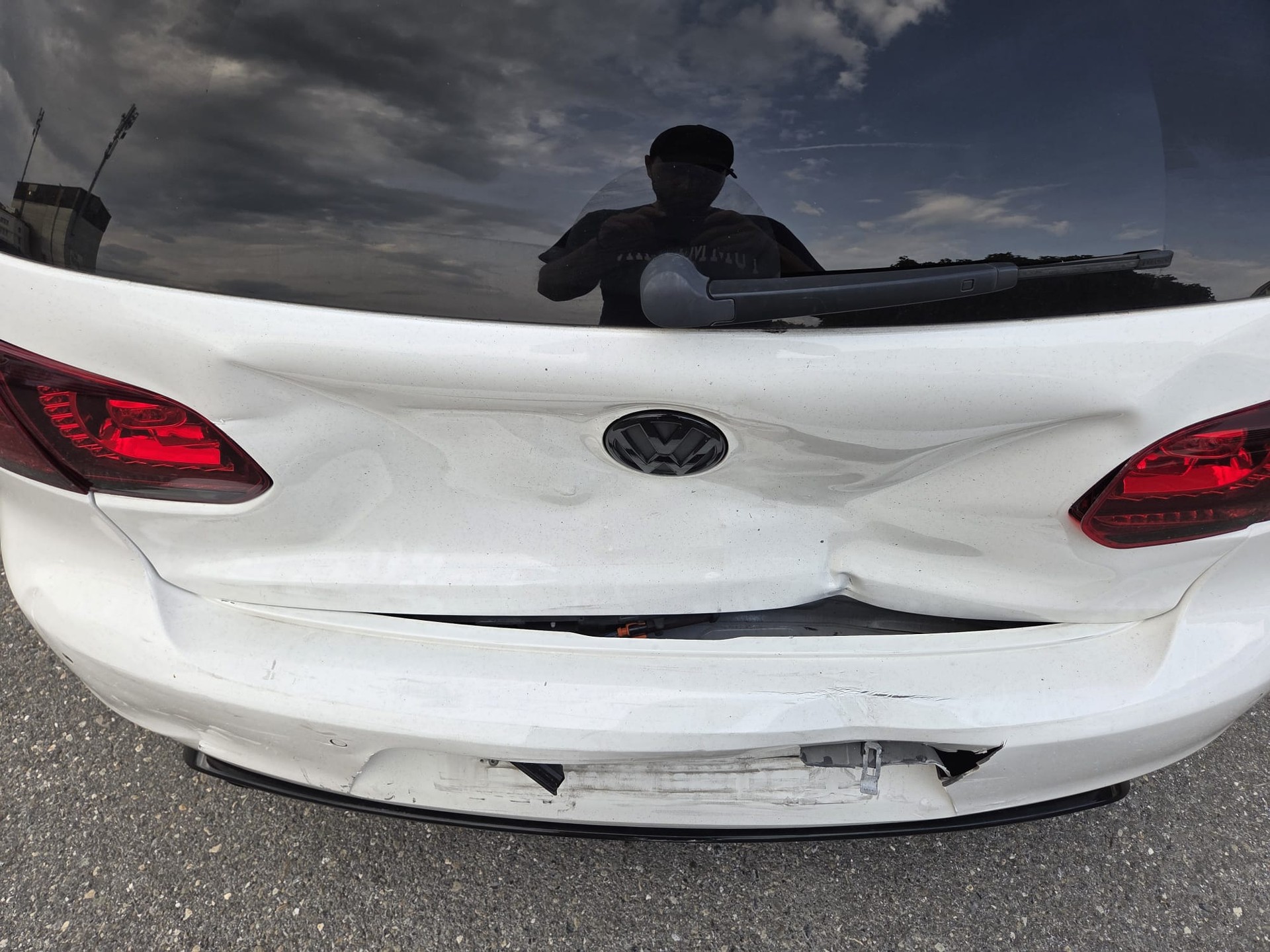 VW Golf 2.0 TSI GTI Edition-image-15