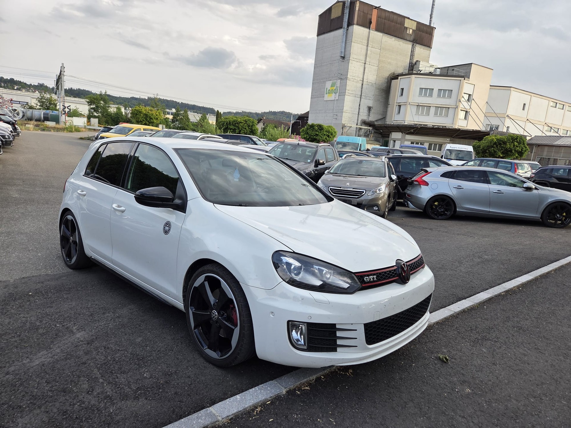 VW Golf 2.0 TSI GTI Edition-image-6