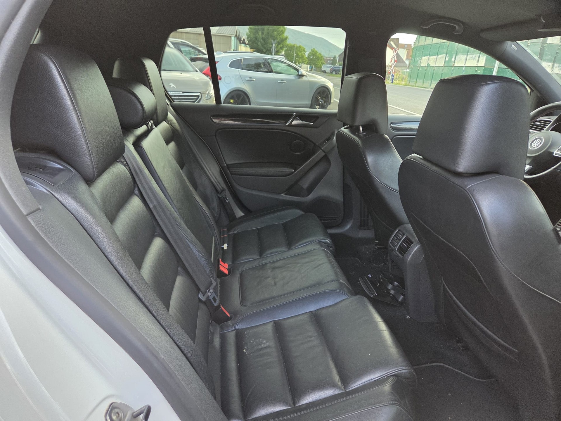 VW Golf 2.0 TSI GTI Edition-image-12