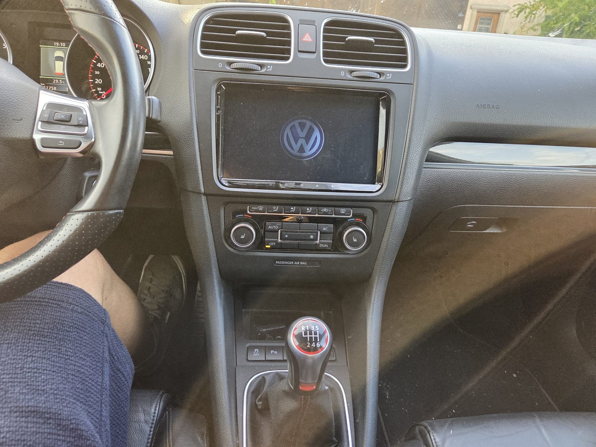 VW Golf 2.0 TSI GTI Edition-image-14