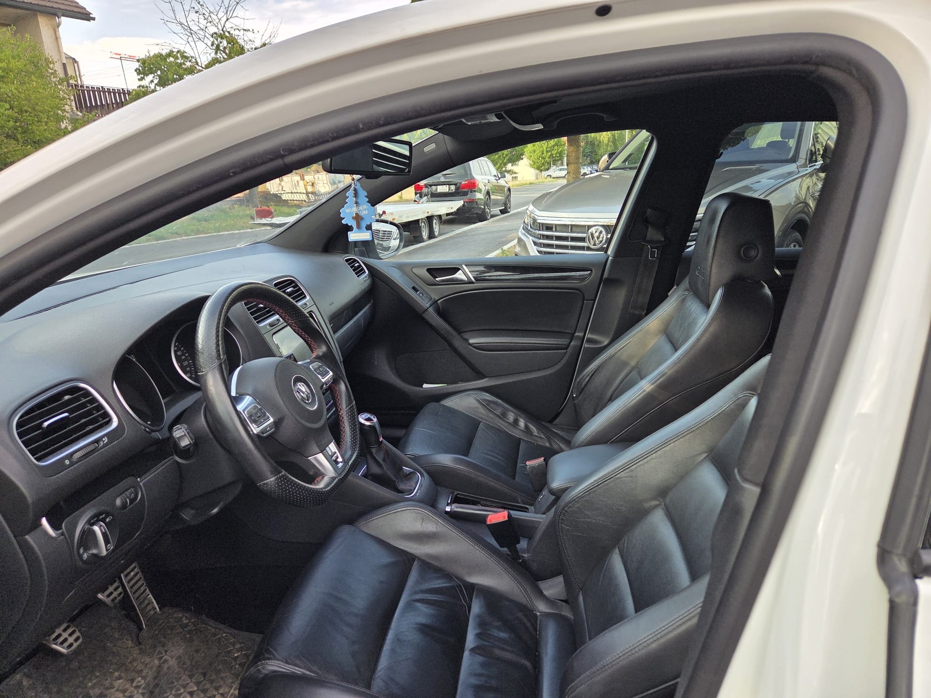 VW Golf 2.0 TSI GTI Edition-image-9