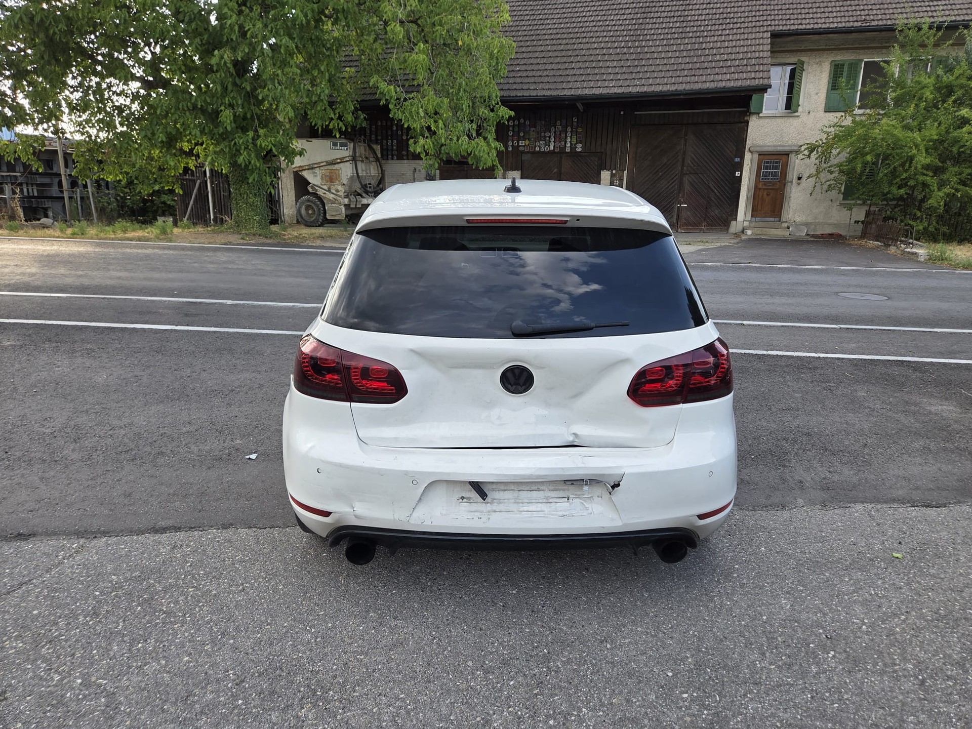 VW Golf 2.0 TSI GTI Edition-image-3