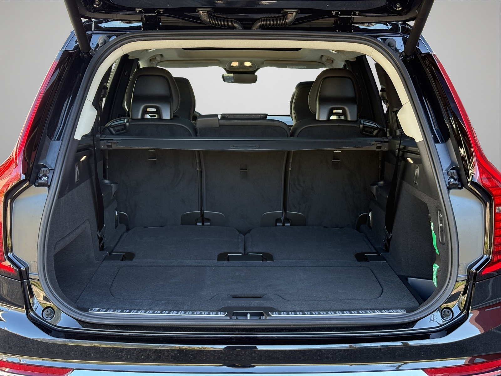 VOLVO XC90 T8 eAWD PluginHybrid Ultra Bright Geartronic-image-13