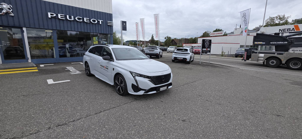 PEUGEOT 308 SW 1.2 Hybrid GT-image-0