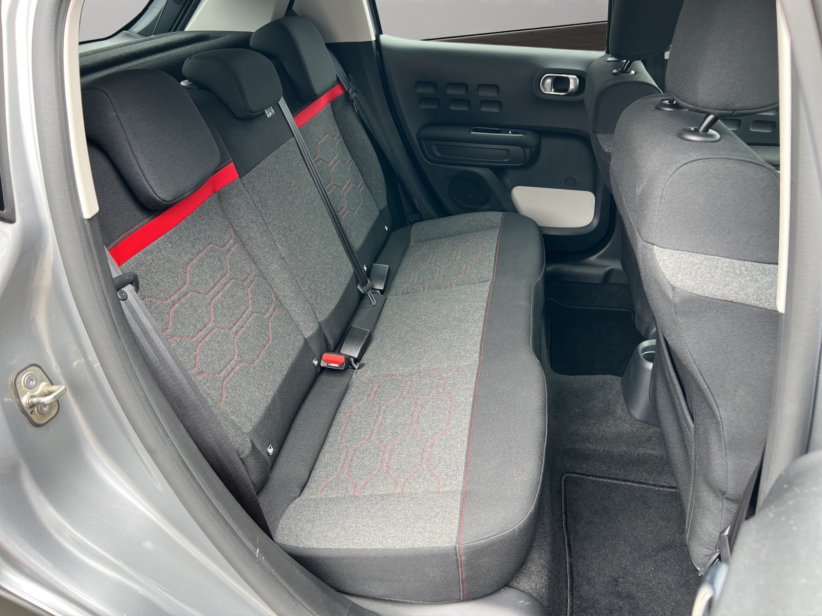 CITROEN C3 1.2 PureTech Shine / Totwinkelassistent / Rückfahrkamera / Frisch ab MFK & Service, Zahnriemen ersetzt, neue Bremsen-image-11