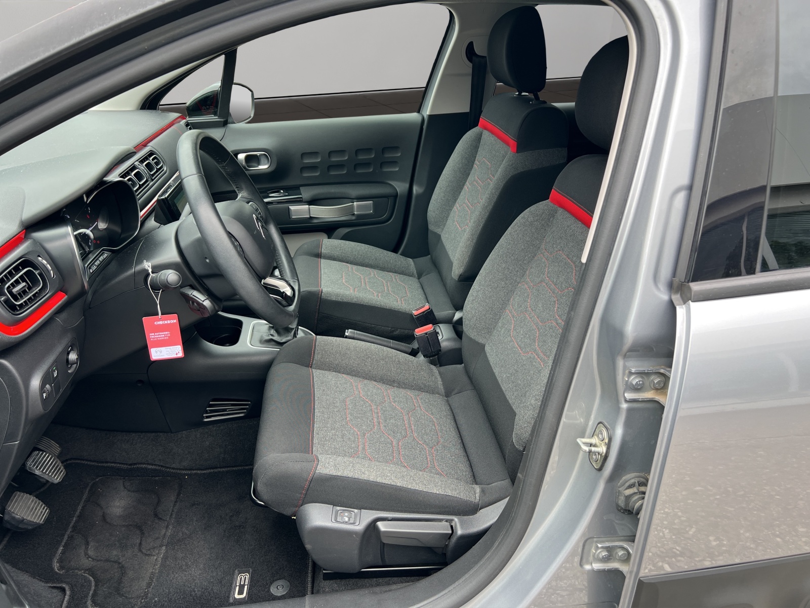 CITROEN C3 1.2 PureTech Shine / Totwinkelassistent / Rückfahrkamera / Frisch ab MFK & Service, Zahnriemen ersetzt, neue Bremsen-image-8