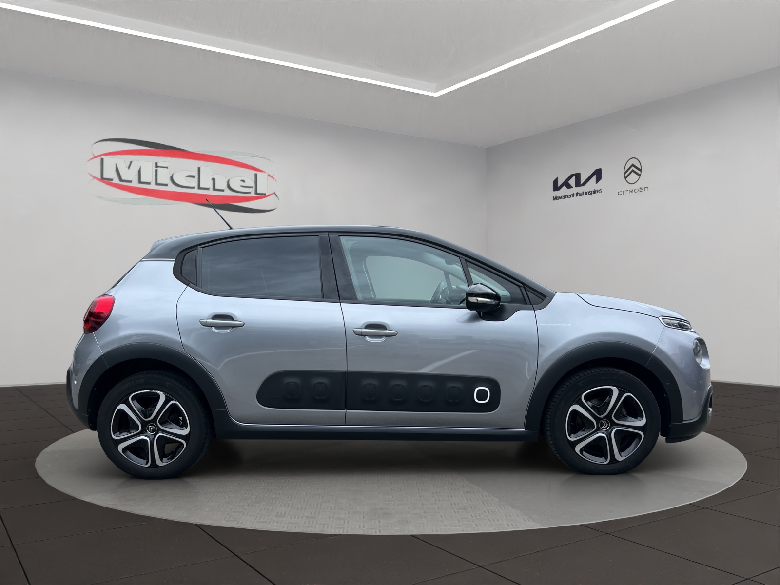 CITROEN C3 1.2 PureTech Shine / Totwinkelassistent / Rückfahrkamera / Frisch ab MFK & Service, Zahnriemen ersetzt, neue Bremsen-image-3