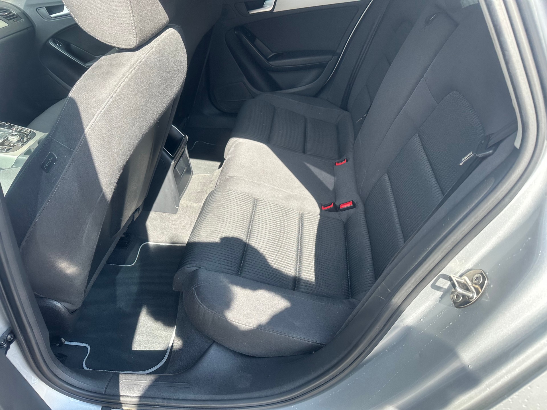 AUDI A4 Limousine 2.7 TDI multitronic-image-13