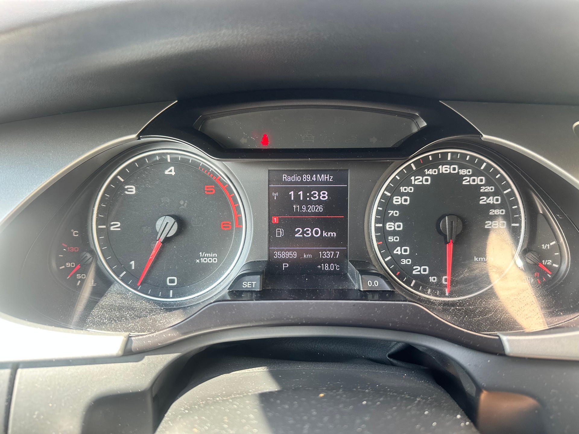 AUDI A4 Limousine 2.7 TDI multitronic-image-9