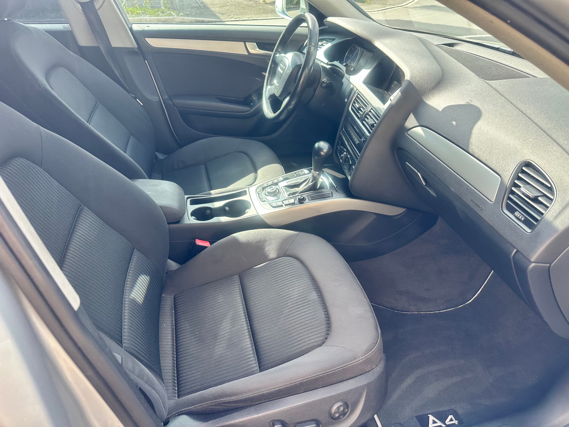 AUDI A4 Limousine 2.7 TDI multitronic-image-14