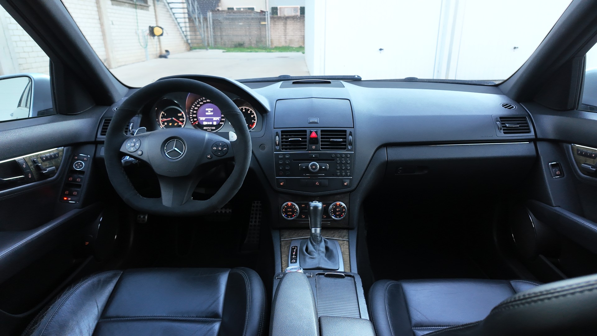 MERCEDES-BENZ C 63 AMG Avantgarde 7G-Tronic-image-6