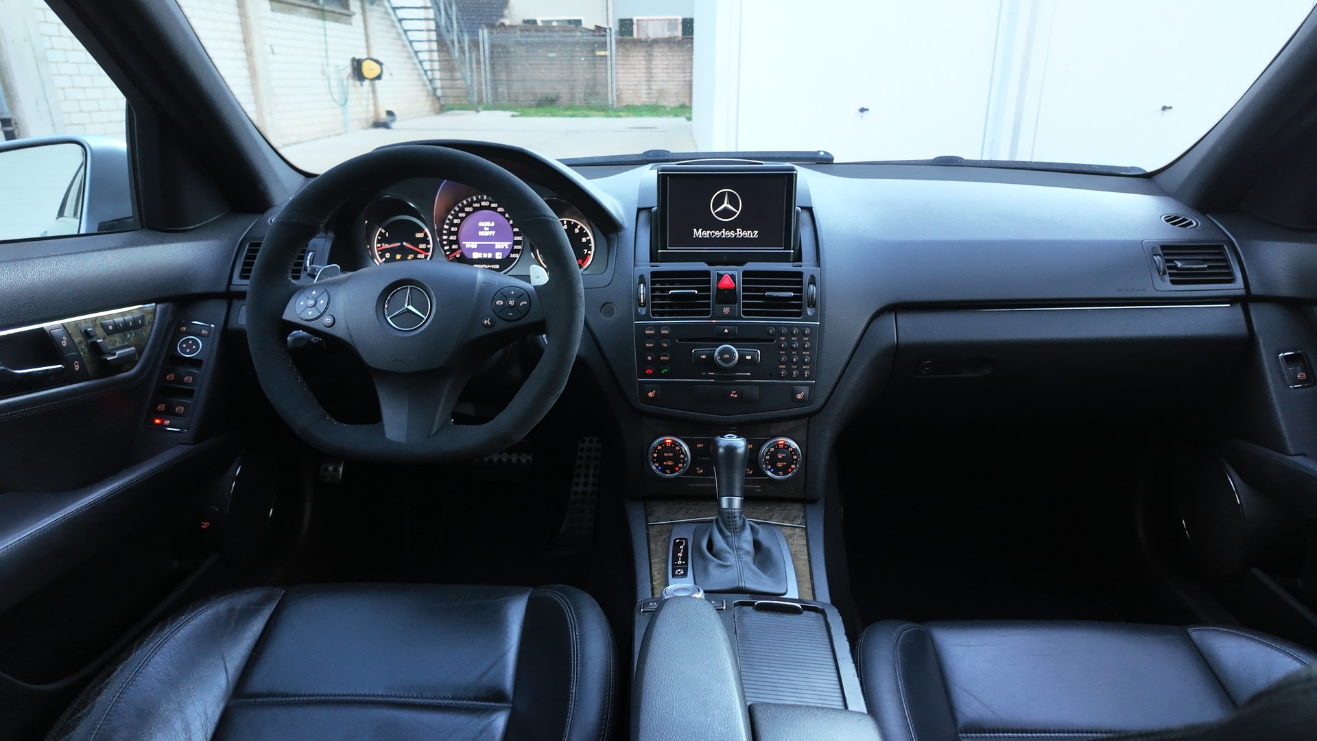 MERCEDES-BENZ C 63 AMG Avantgarde 7G-Tronic-image-7