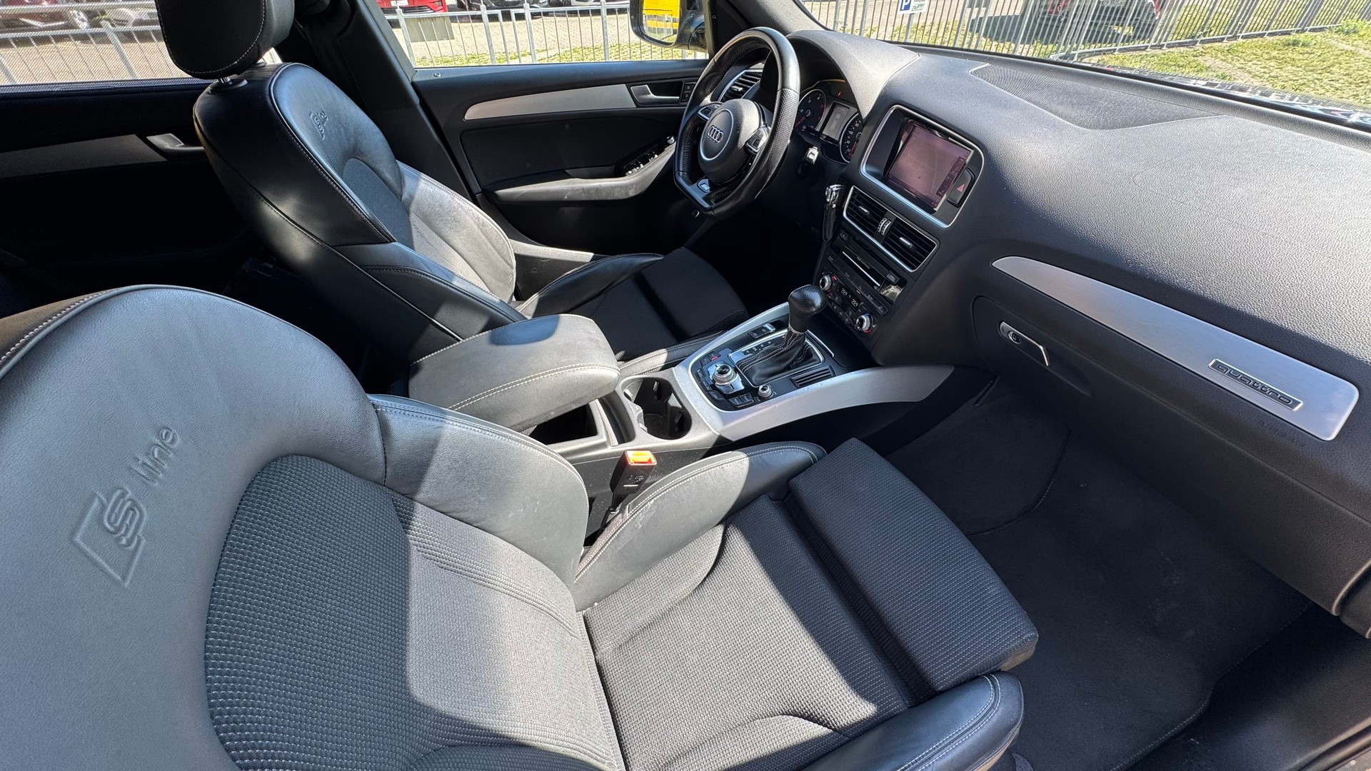 AUDI Q5 2.0 TDI quattro S-tronic-image-8