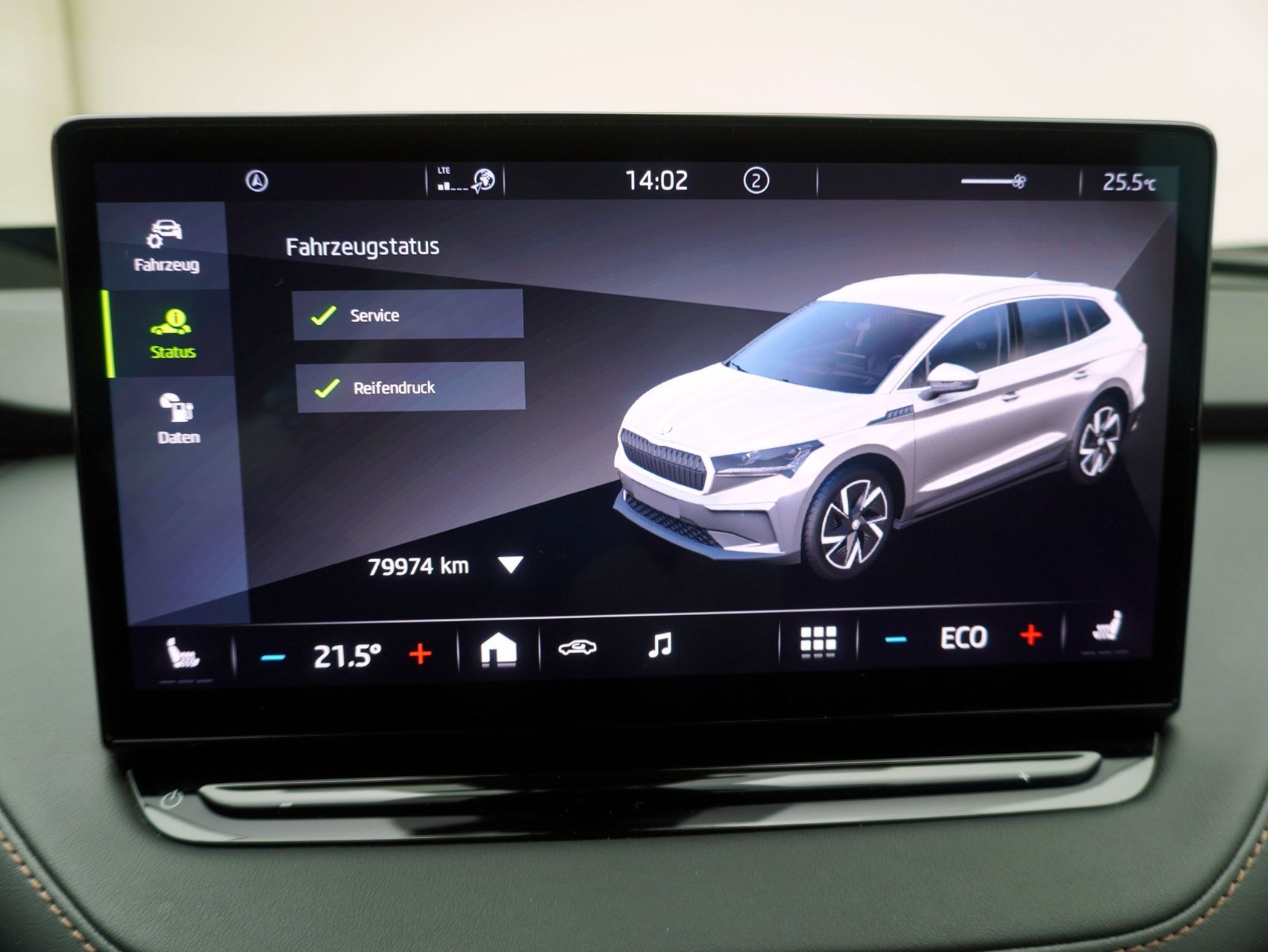 SKODA Enyaq iV 80x Suite-image-17