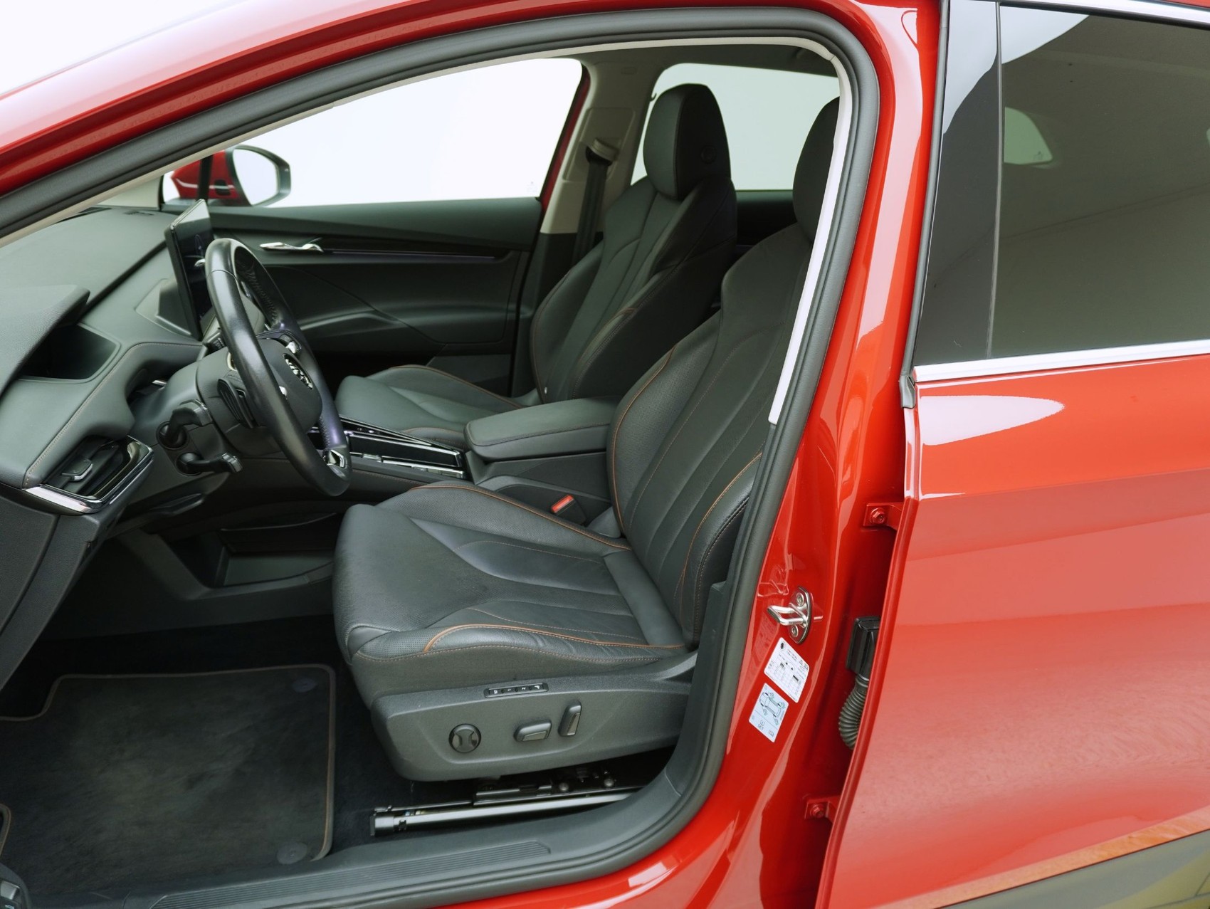 SKODA Enyaq iV 80x Suite-image-8