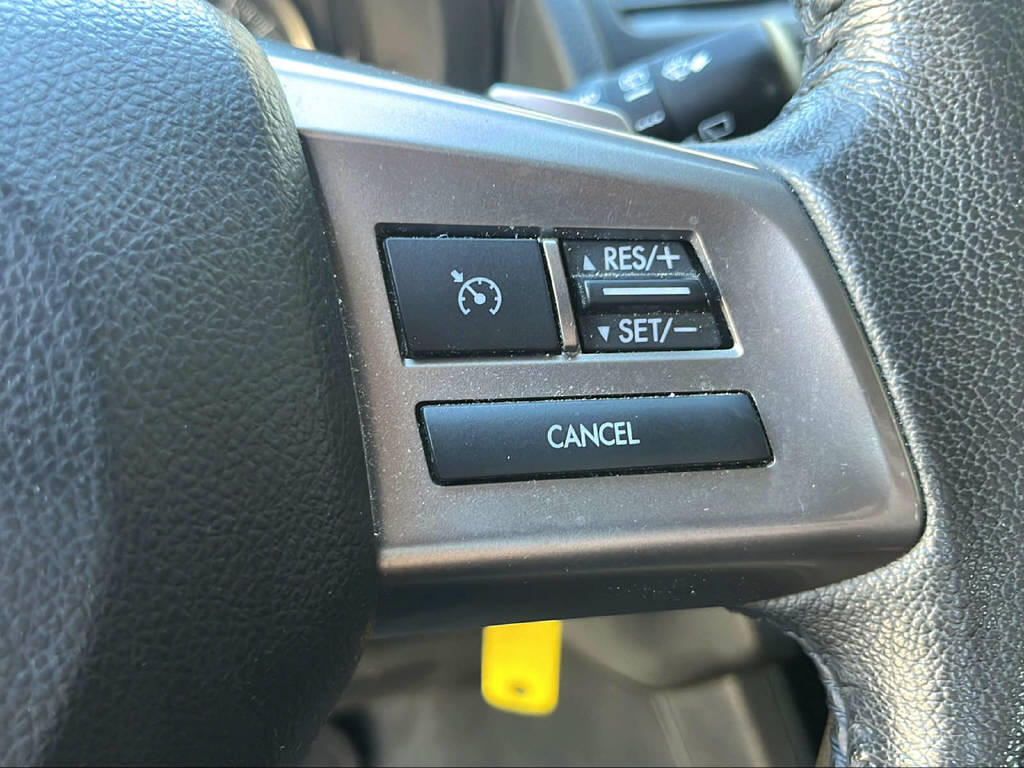 SUBARU XV 2.0i Swiss Two-image-16