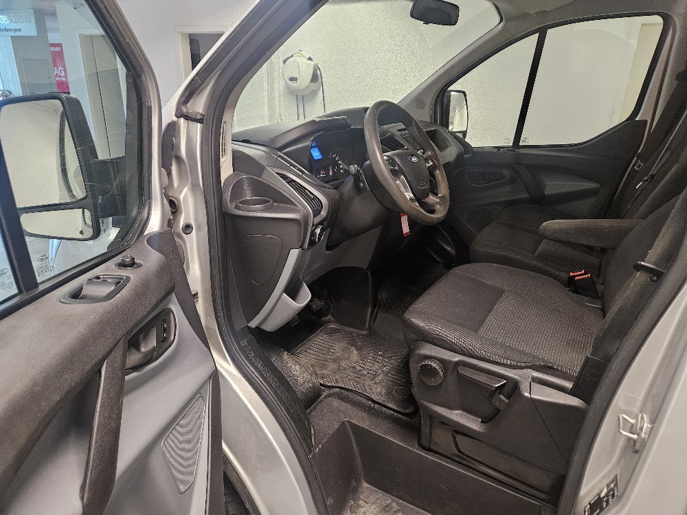 FORD Transit Custom Van 270 L1H1 Ambiente-image-8