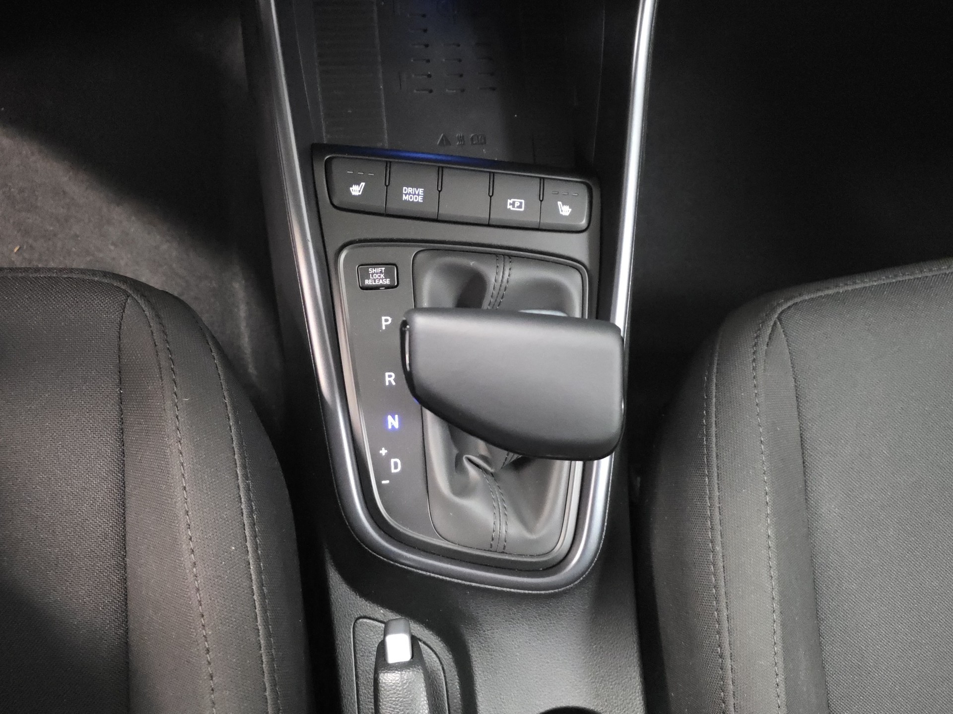 HYUNDAI i20 1.0 T-GDi Amplia Go-image-14
