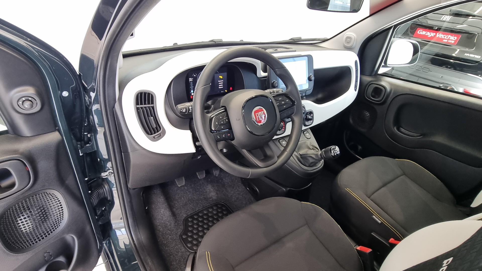 FIAT Panda 1.0 Hybrid Cross-image-20