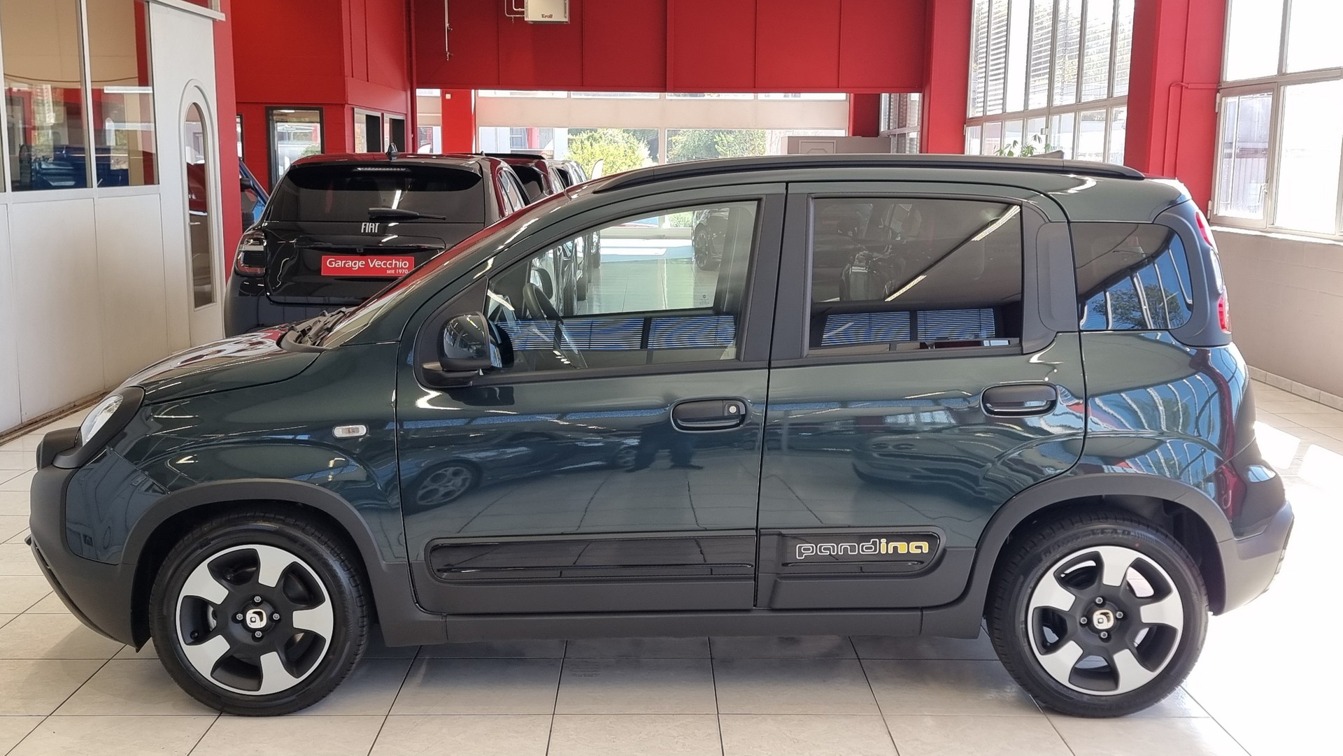 FIAT Panda 1.0 Hybrid Cross-image-2