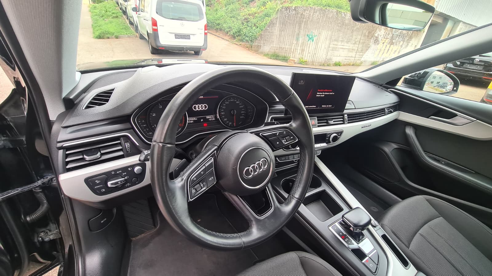 AUDI A4 Avant 40 TDI Attraction quattro S-tronic ** Gr-Navi ** Sitzheizung ** Tempomat ** PDC ** Modell 2022 ** Frisch Ab MFK **-image-16