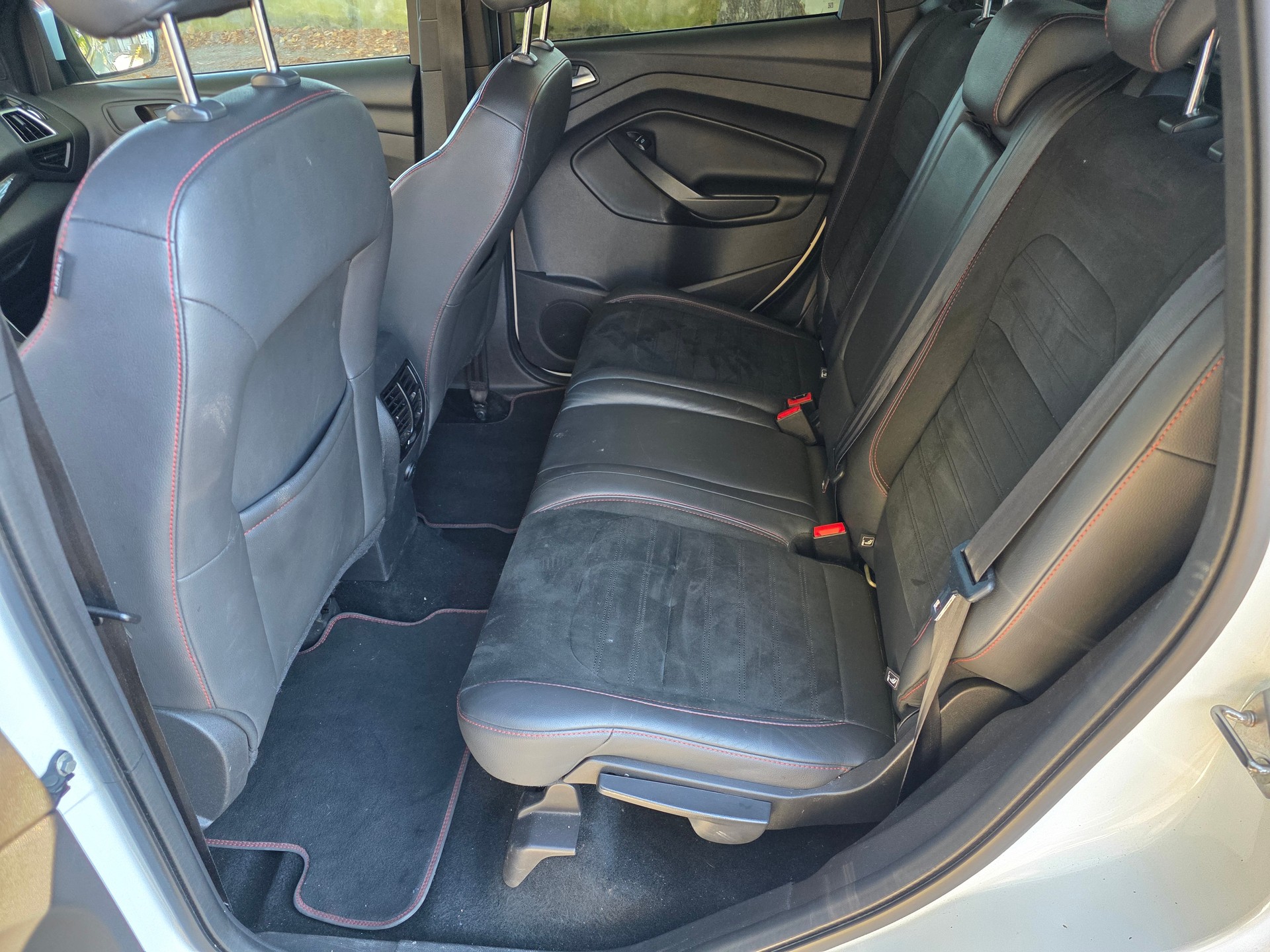 FORD Kuga 2.0 TDCi ST Line High 4WD PowerShift-image-11