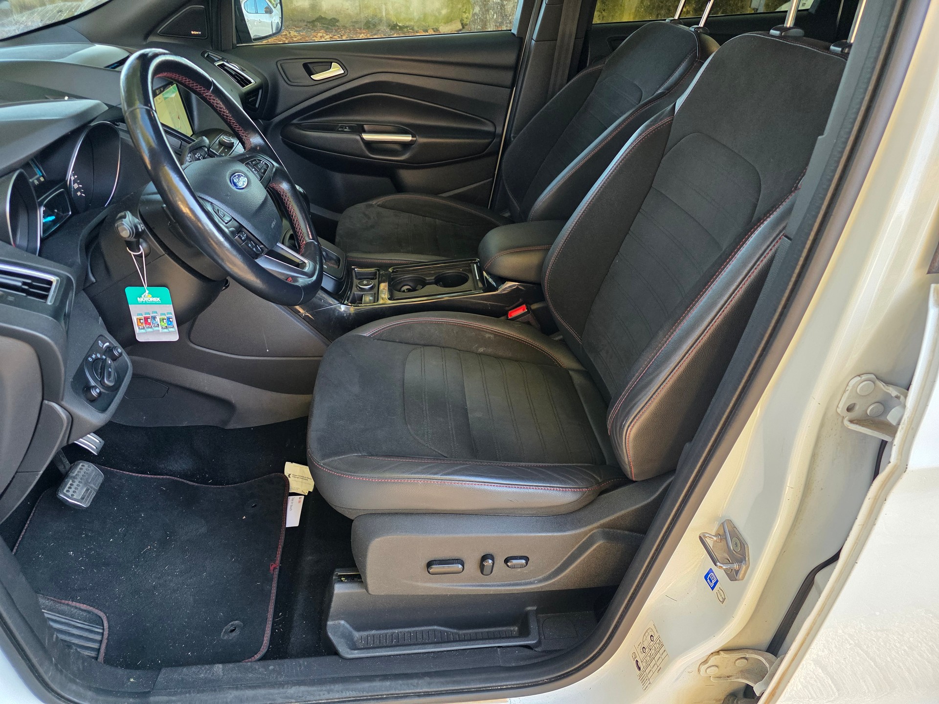 FORD Kuga 2.0 TDCi ST Line High 4WD PowerShift-image-10