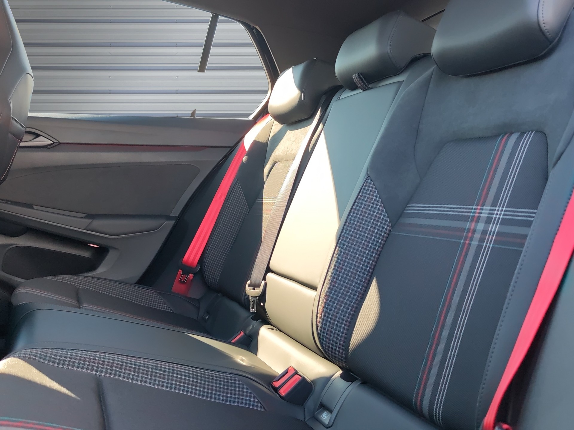 VW Golf 2.0 TSI GTI Edition 50 DSG-image-10