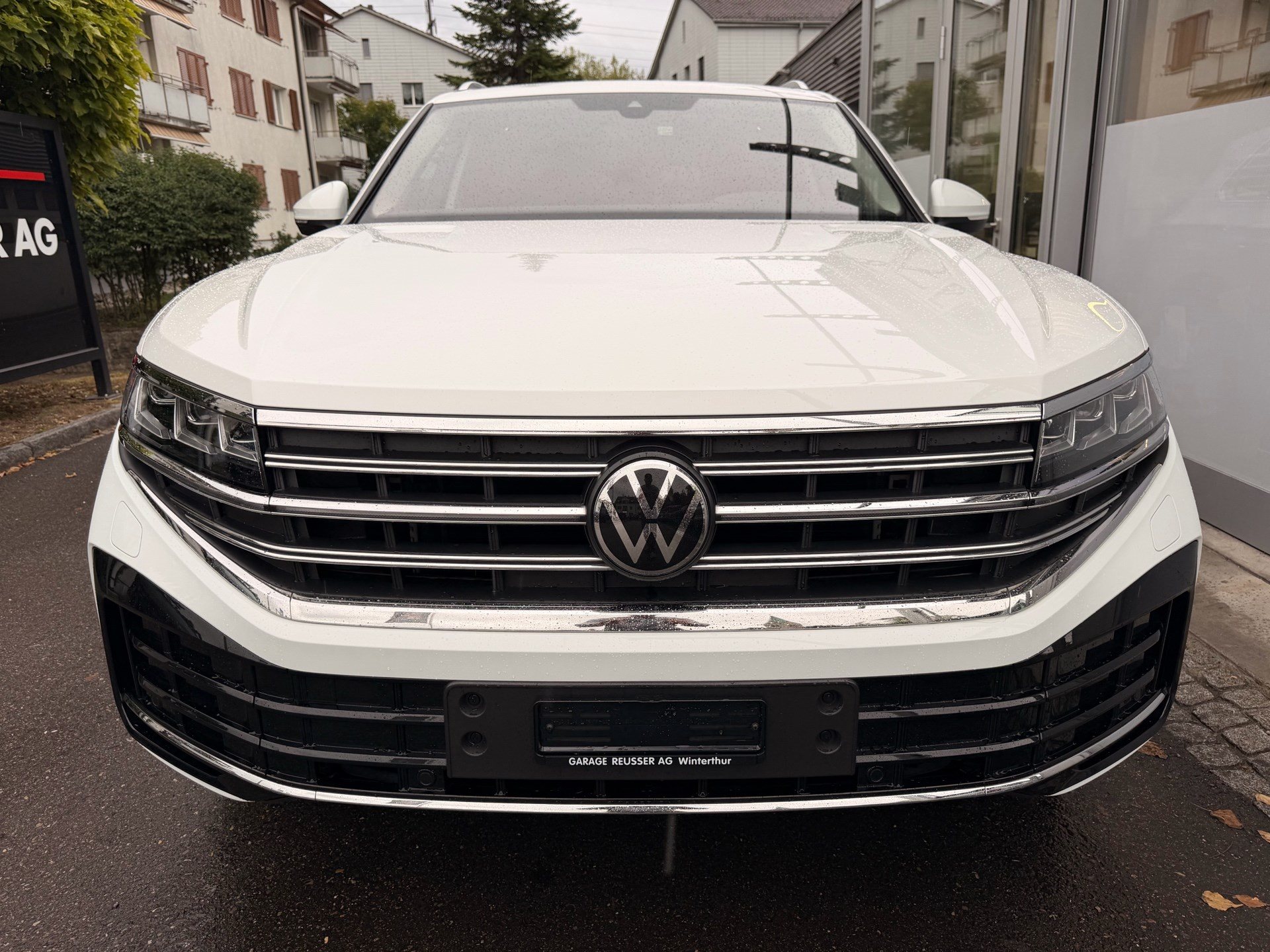 VW Touareg 3.0 TDI 231 PS 4MOTION ELEGANCE *** ANHÄNGEKUPPLUNG & LUFTFEDERUNG ***-showroom-element-1