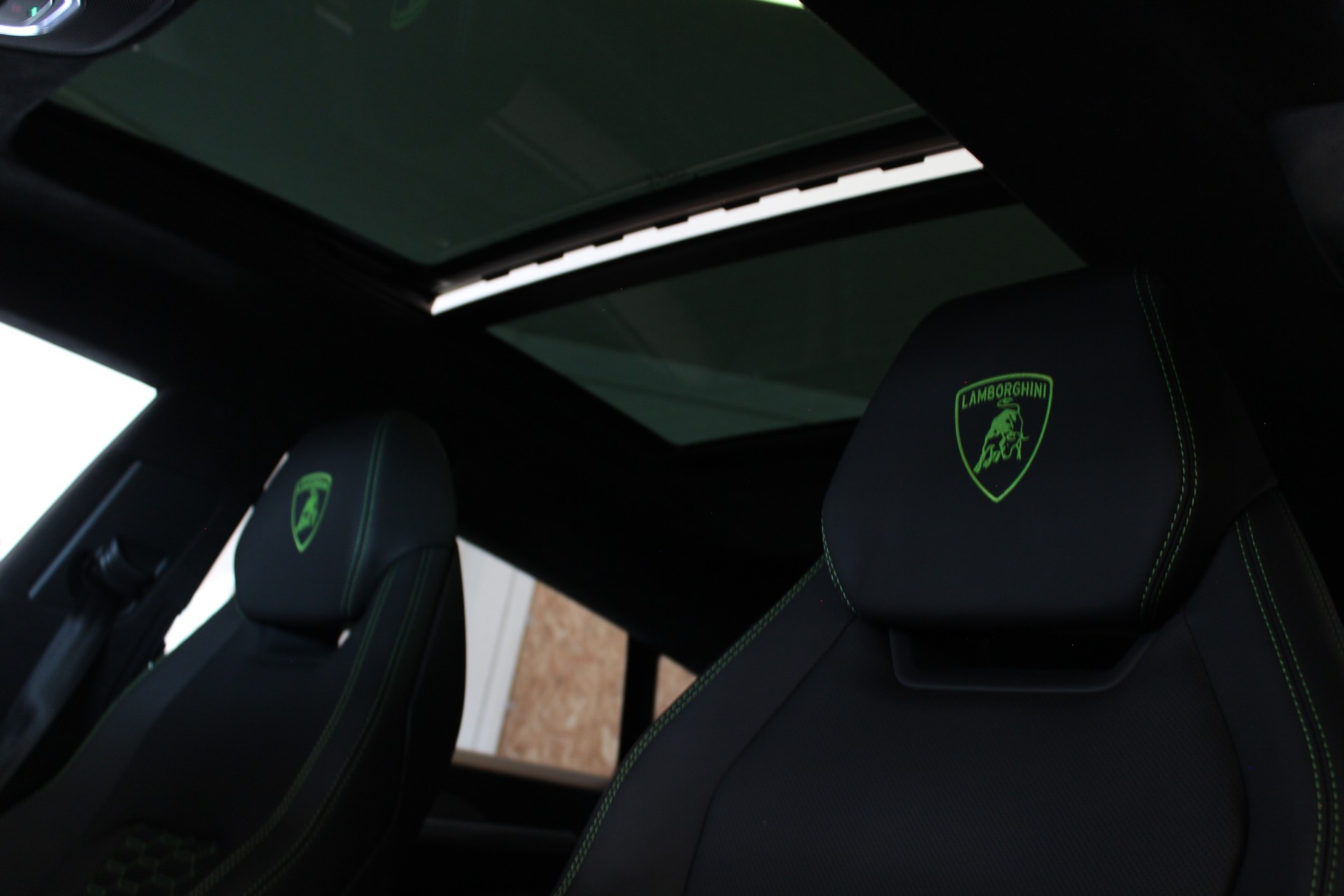 LAMBORGHINI Urus E-Gear-image-17