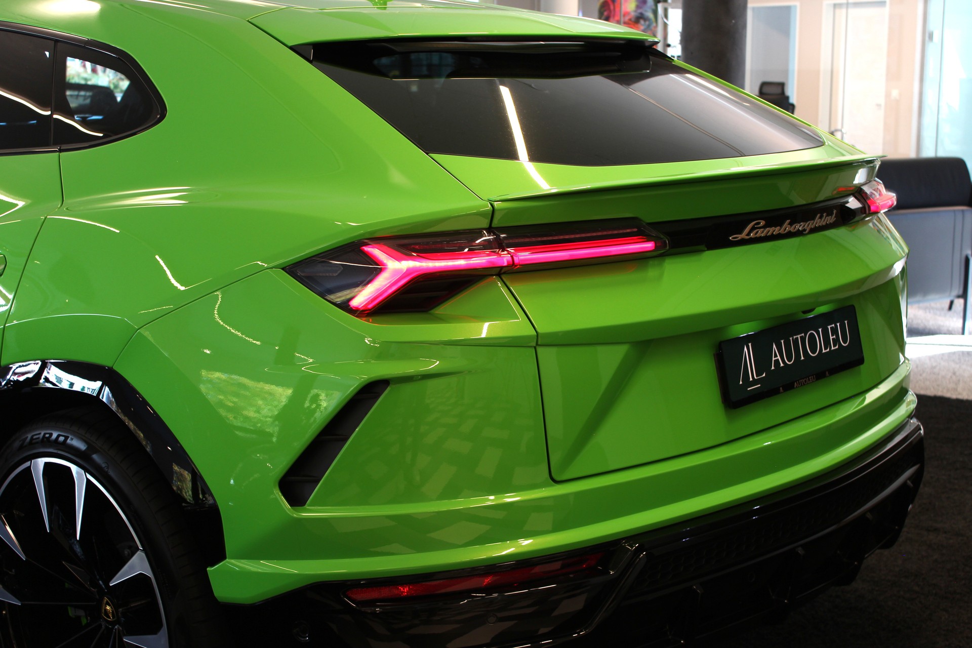 LAMBORGHINI Urus E-Gear-image-12