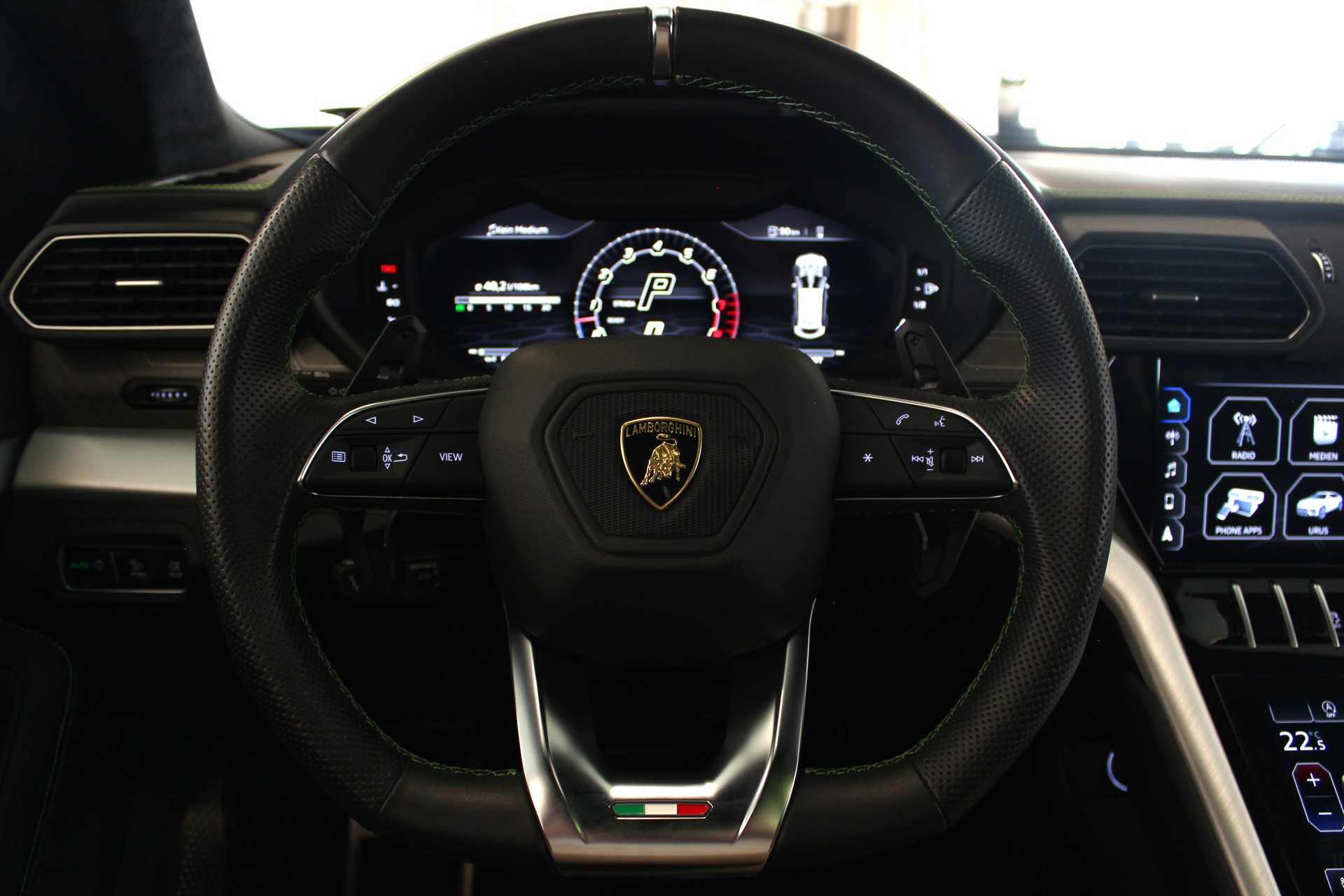 LAMBORGHINI Urus E-Gear-image-19