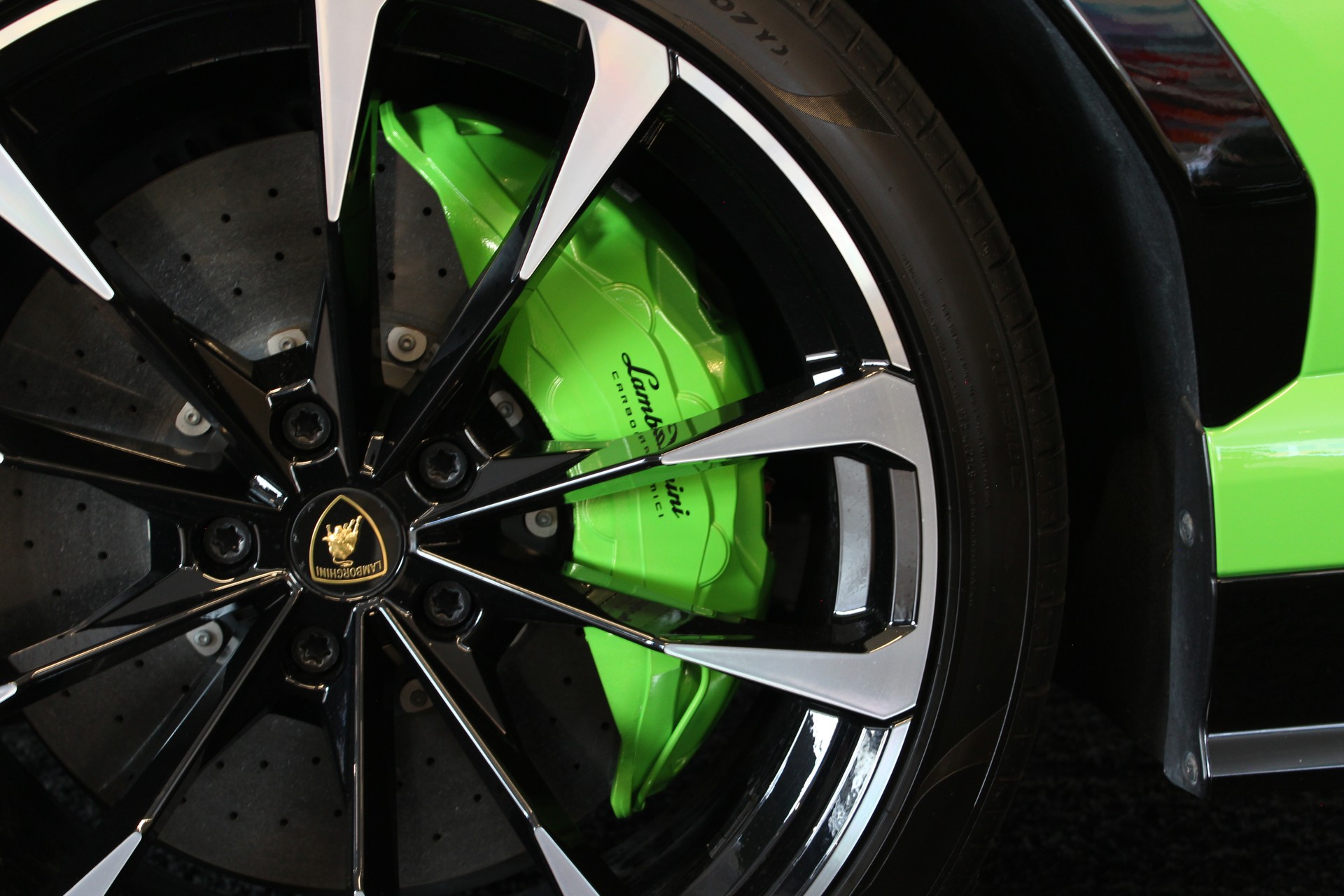 LAMBORGHINI Urus E-Gear-image-8