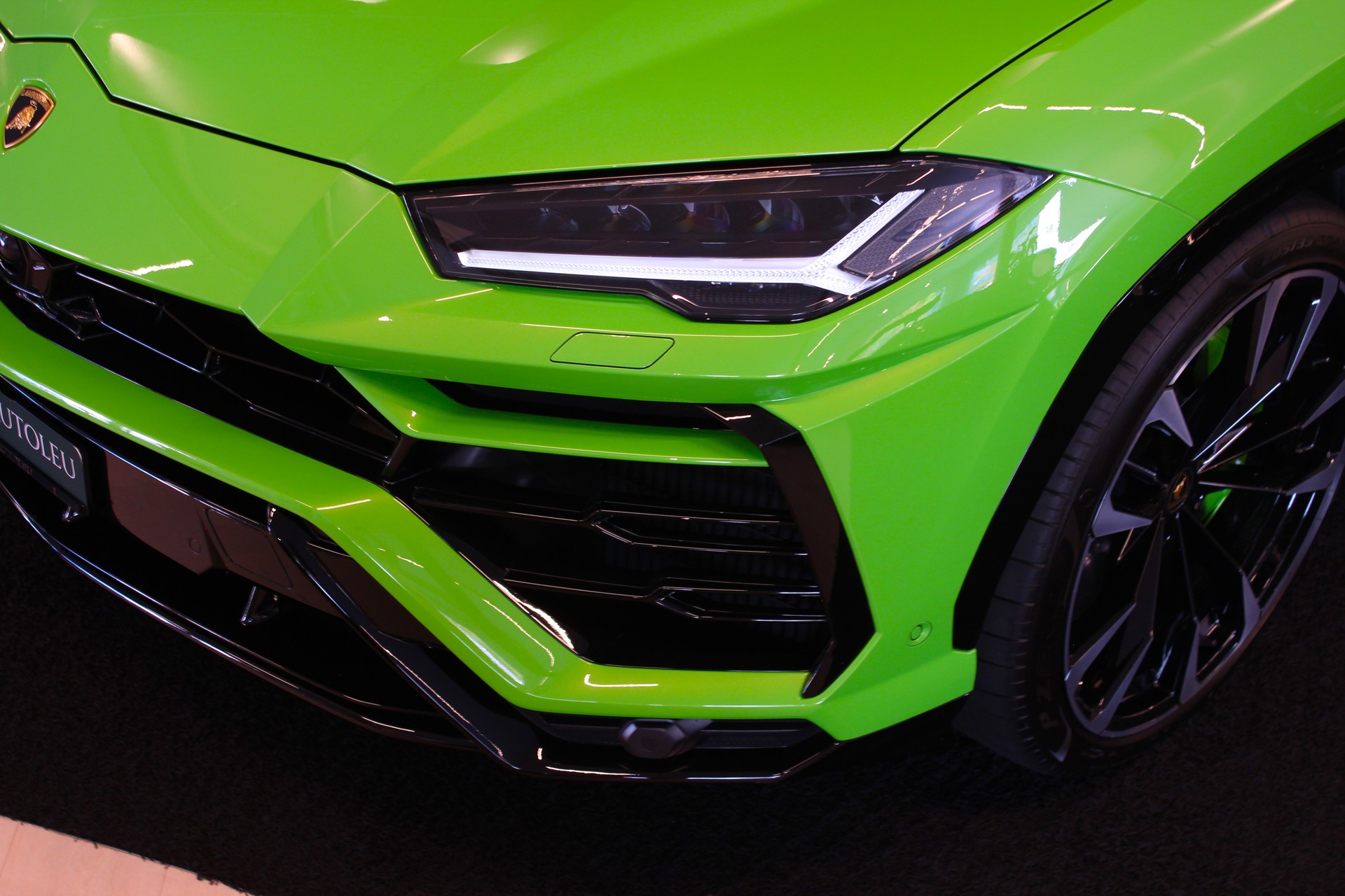 LAMBORGHINI Urus E-Gear-image-10