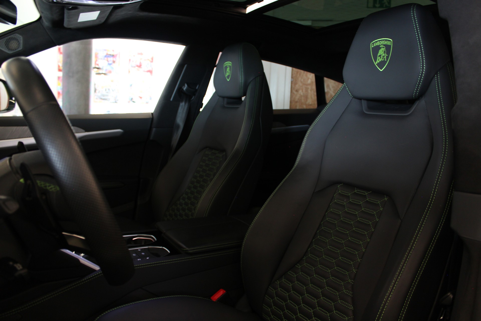 LAMBORGHINI Urus E-Gear-image-15