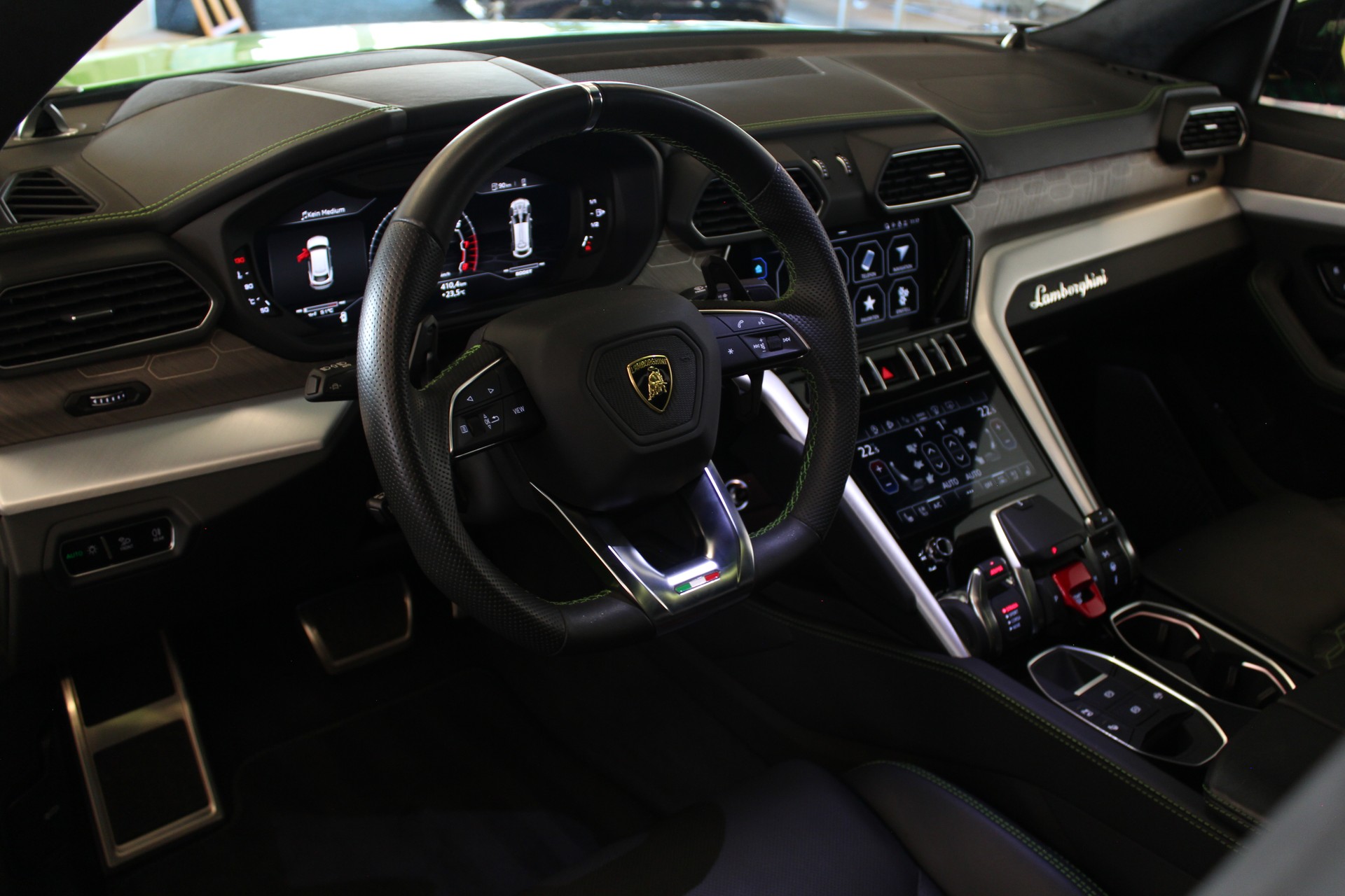 LAMBORGHINI Urus E-Gear-image-18