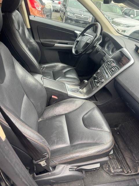 VOLVO XC60 T6 AWD Summum Geartronic-image-2