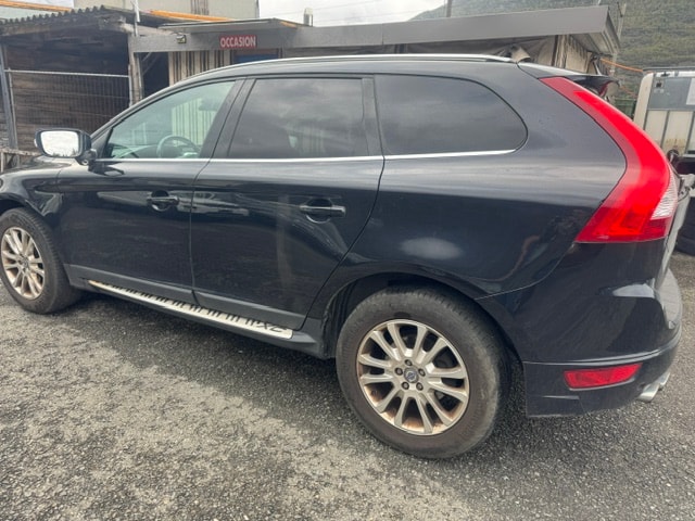 VOLVO XC60 T6 AWD Summum Geartronic-image-5
