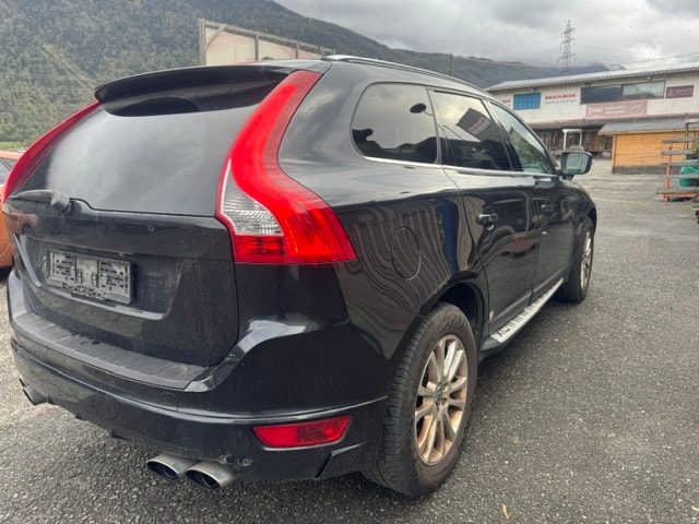 VOLVO XC60 T6 AWD Summum Geartronic-image-3