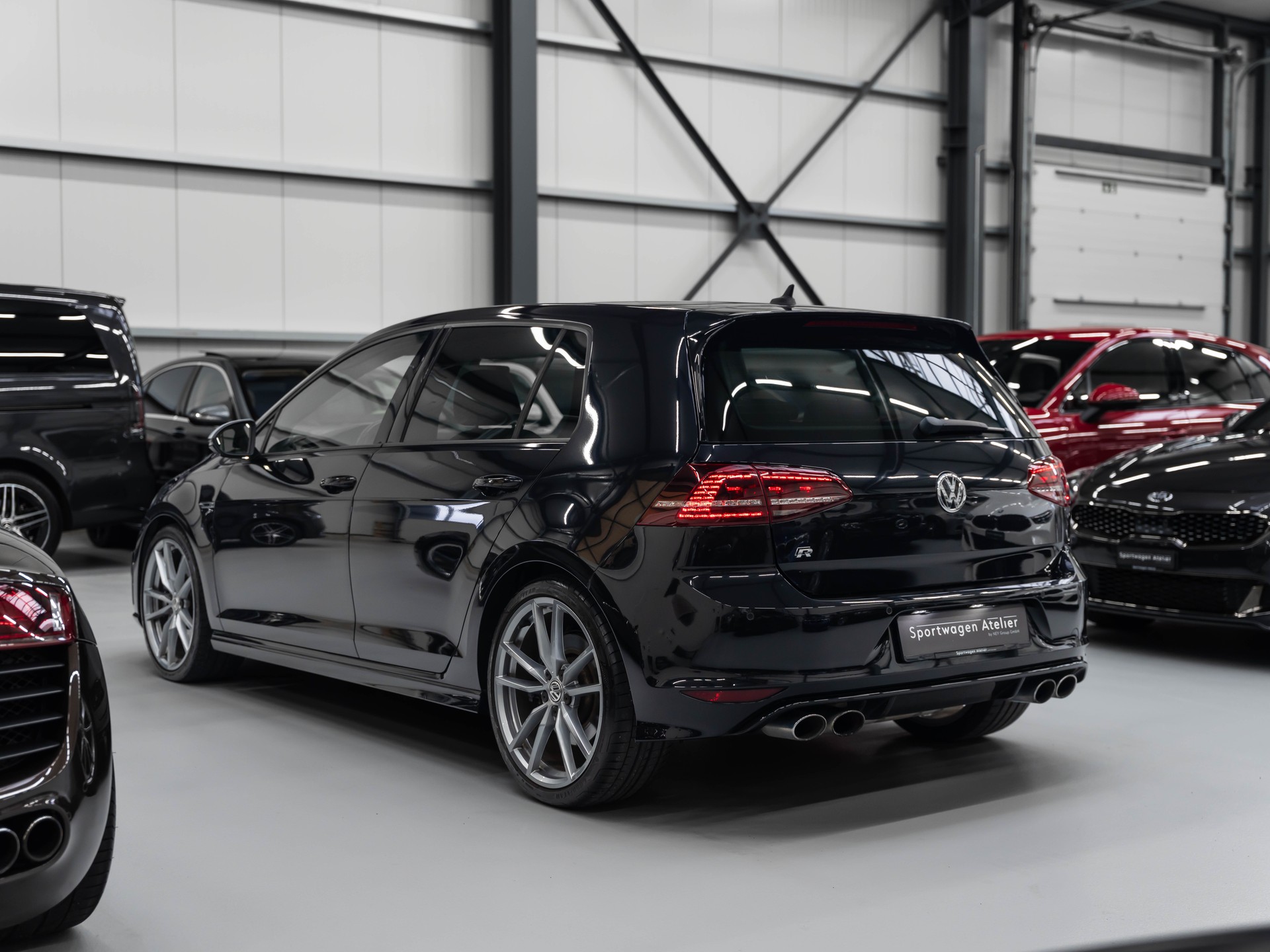 VW Golf 2.0 TSI R 4Motion DSG-showroom-element-1