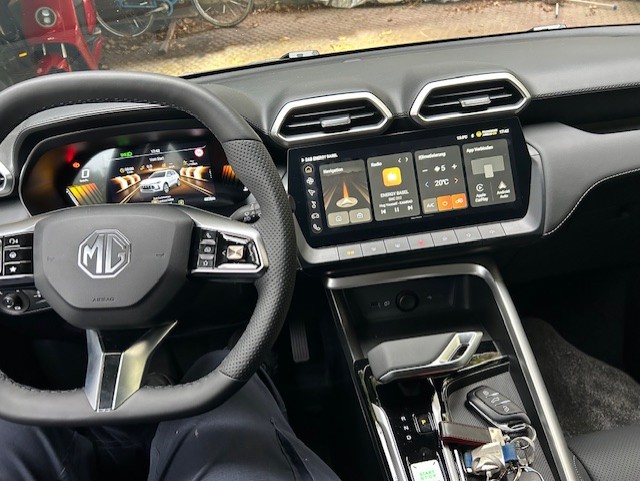 MG 1.5 Hybrid+ Luxury-image-2