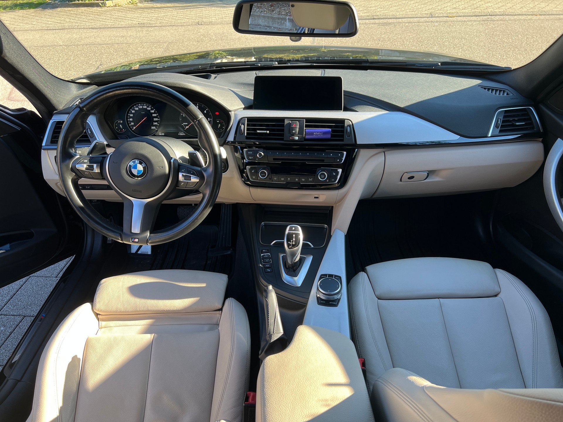 BMW 335d xDrive Touring-image-4