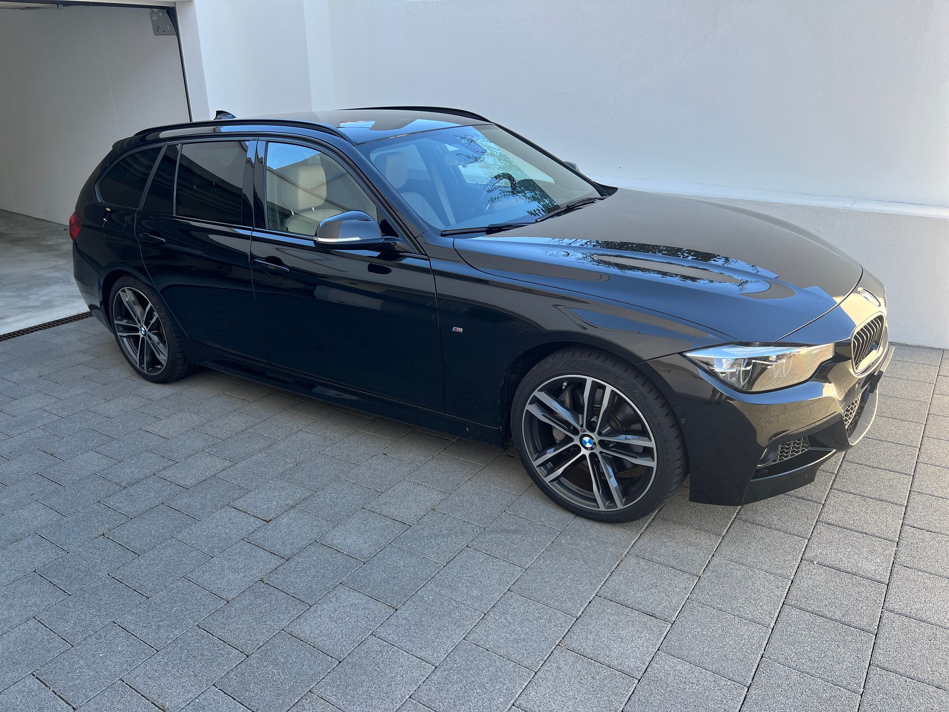 BMW 335d xDrive Touring-image-2